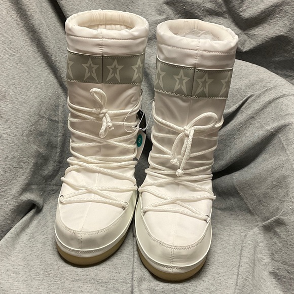 Moon Boot Shoes - Moon Boot White and Gray Winter Boots